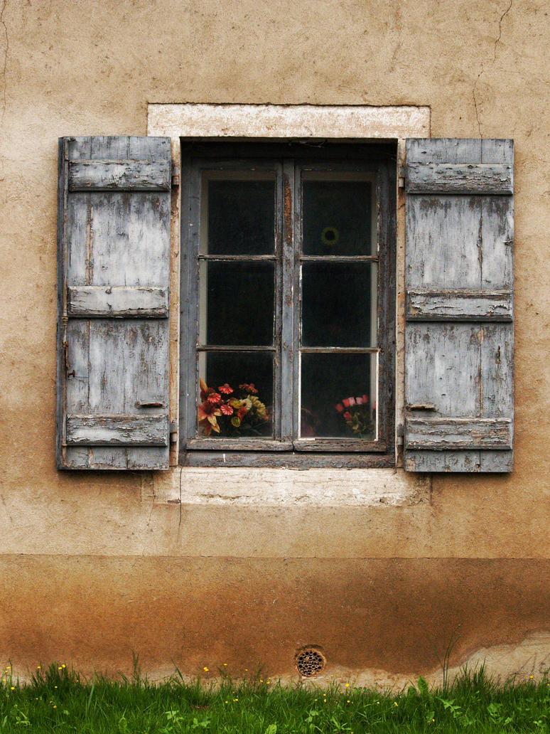 Old Window by KoenvanGeel